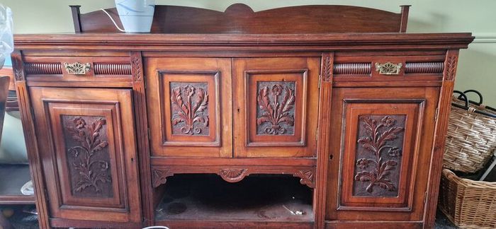 Side board