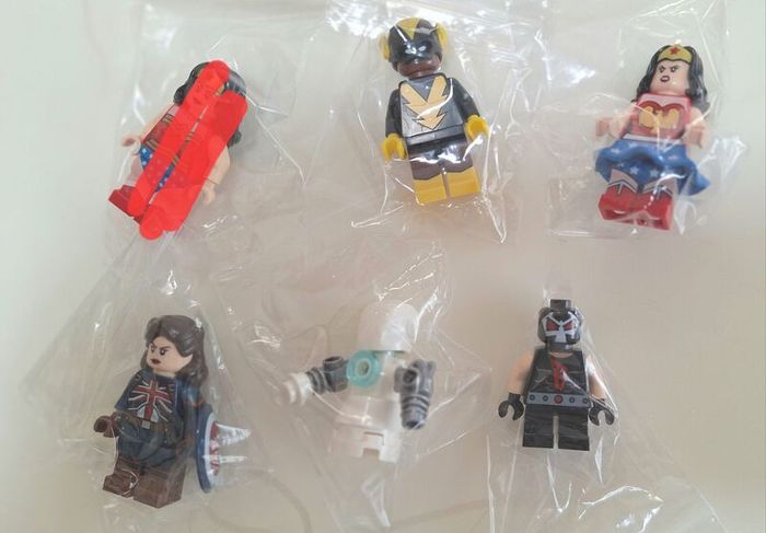 Lego Minifigures - Marvel & DC
