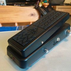 Behringer Hellbabe HB01 (Wah Crybaby)