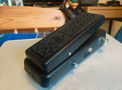 Behringer Hellbabe HB01 (Wah Crybaby)