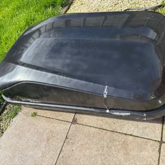 Roof box