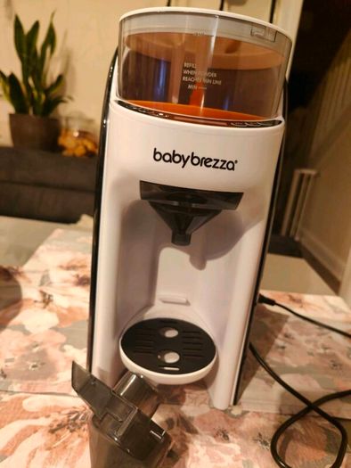 Baby brezza formula maker pro + extra funnel