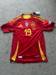 Spain home Lamine Yamal jersey