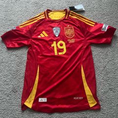 Spain home Lamine Yamal jersey