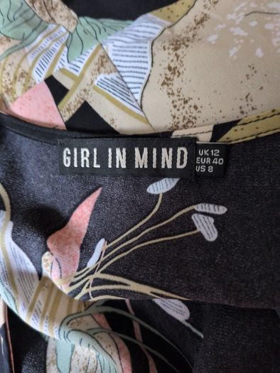 Girl In Mind Dress.   S. 12.  New - No Tag.