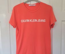 calvin klein tshirt size medium ptp 20" in excellent condition