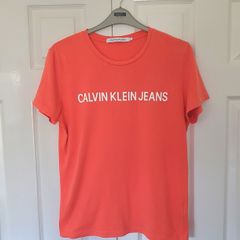 calvin klein tshirt size medium ptp 20" in excellent condition