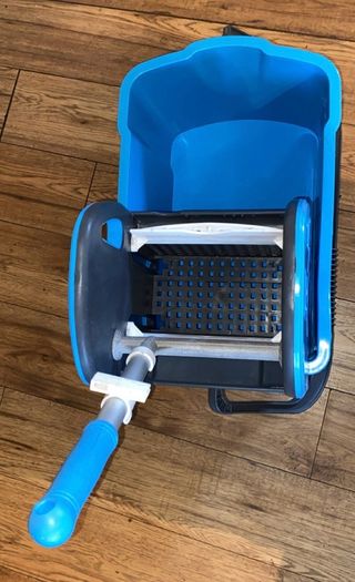 Commercial mop bucket