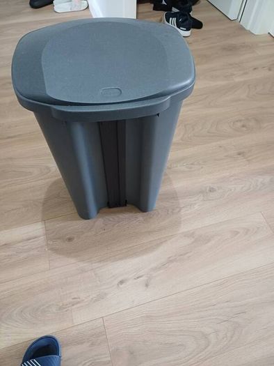 Peddle garbage / dust/ litter bin