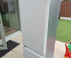 Indesit fridge freezer build in