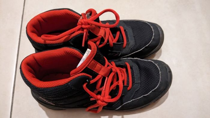 Decathlon boots size 5