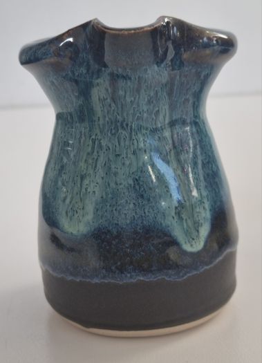 Stunning Bernard Kavanagh Handmade Irish Pottery Creamer & Dish Set