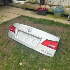 Lexus is220d boot lid