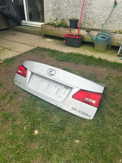 Lexus is220d boot lid