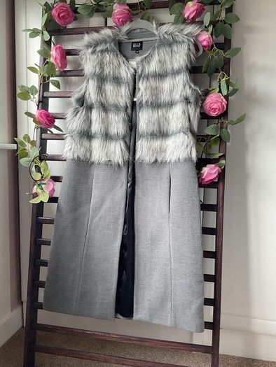 gilet Bnwt size 10 Ella boo grey sleeveless coat with fake fur contrast