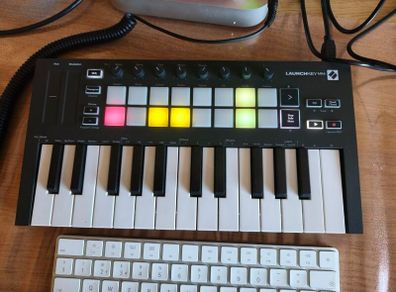 Novation Launchkey mini mk3