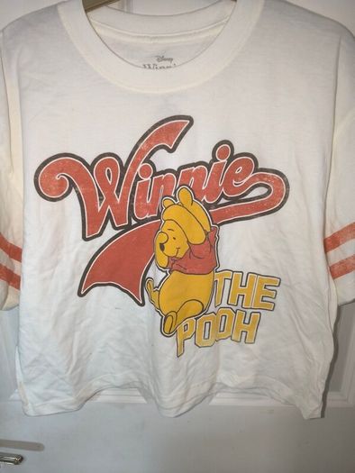 Winnie the Pooh cropped design t shirt size medium