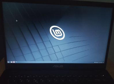 Asus E410ma 14 Inch Laptop, Charger Included