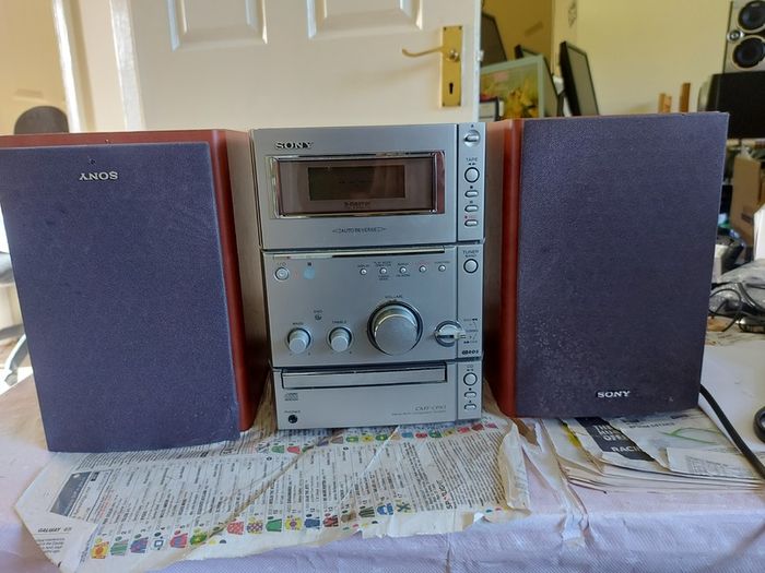 Sony Micro Hi-Fi Component System, Model CMT-CPX1, Radio, CD, Tape and Mini Disc, everything working fine except for the Tape Deck