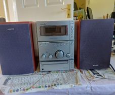 Sony Micro Hi-Fi Component System, Model CMT-CPX1, Radio, CD, Tape and Mini Disc, everything working fine except for the Tape Deck