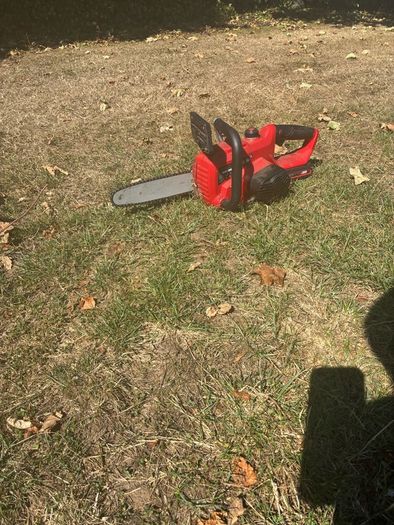 Battery chainsaw