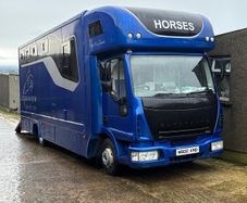 Horse lorry