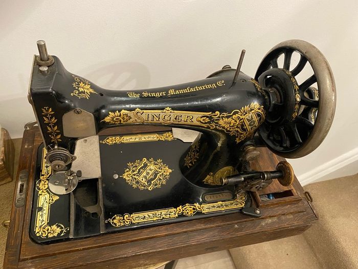 Sewing Machine Singer original Table Top model