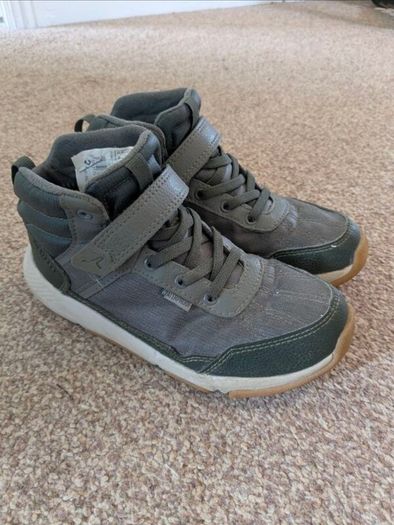 kids hiking boots