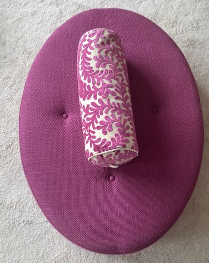 4 Laura Ashley Berry cushions & matching shade EUC