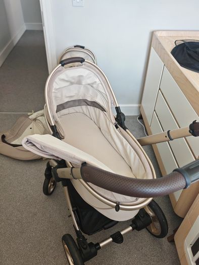 Egg2 travel system
