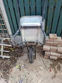 Builders wheel barrow
