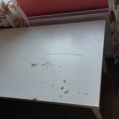 White Ikea desk