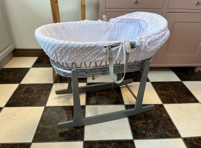 Moses Basket & sheets