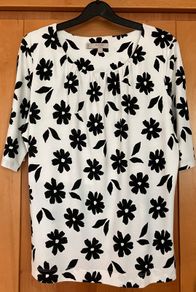 Ladies Ivory&Black Top by Hobbs