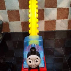 Thomas & Friends Pop & Go Thomas ball popping push toy.