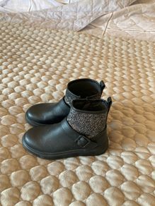 Girls boots