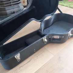 Acoustic Guitar Case - Thomann