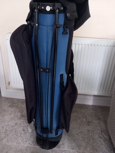 Top flite Golf bag with stand.