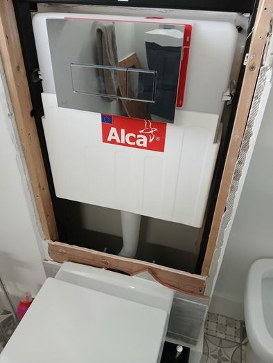 toilet concealed cistern