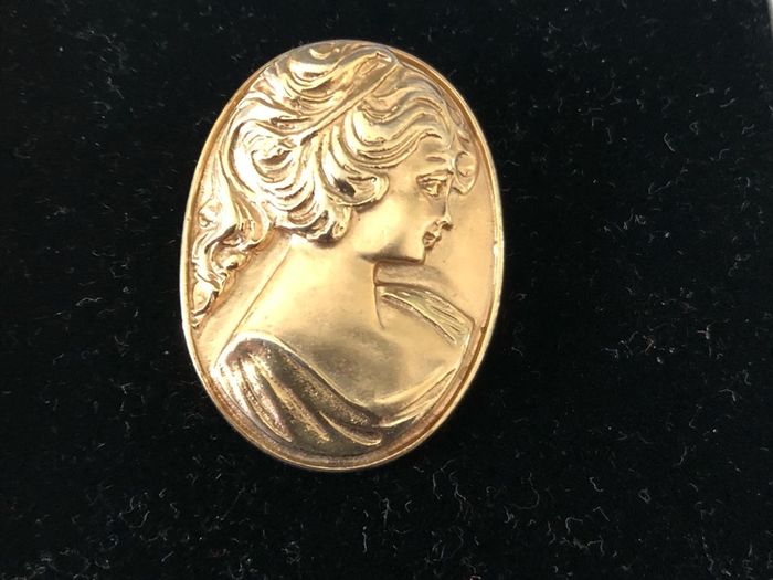 Brooch