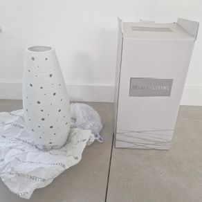 Belleek Living Lamp