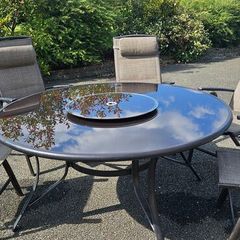 garden furniture table and 5 chairs