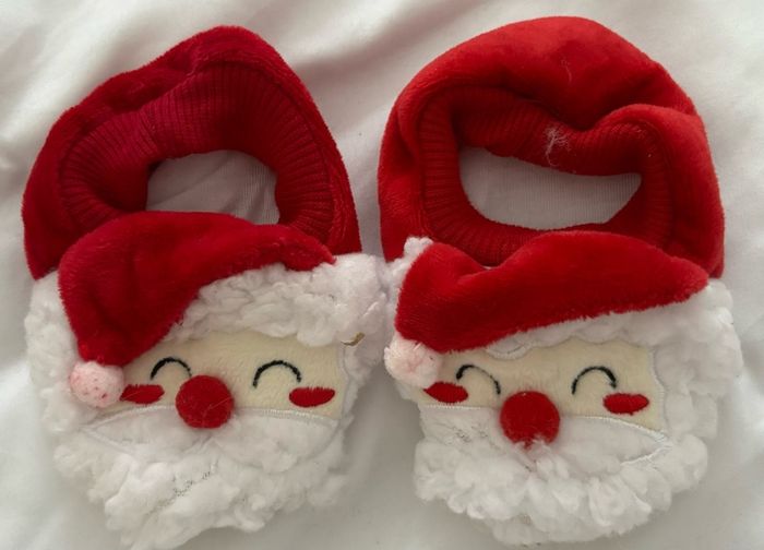 Girls/unisex Christmas clothes age 6-9 months