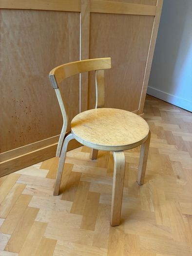 Alvar Aalto chairs. Six model 68 by Artek. Mid century furniture.