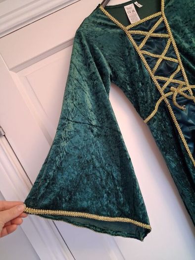 medieval girls dress