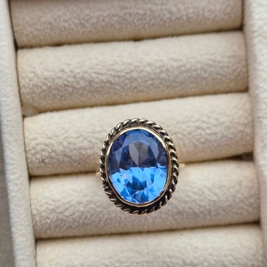 Ring gold 9k 375  with blue amethyst size L (51)( around 6g)
