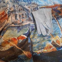 scarf and gloves perfect set Italy silk 100% real suede