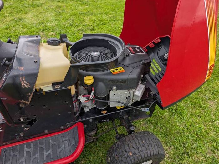 Ride on lawnmower