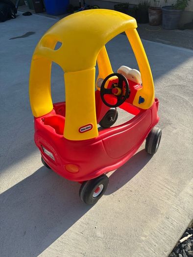 Little Tykes Cosy Coupe Car
