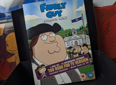 Family Guy ! Season 9 ! Still Sealed ! 2010 ! DVD !